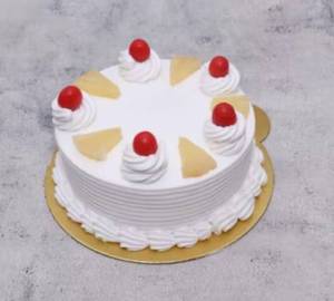 Vanilla pinneaple cake