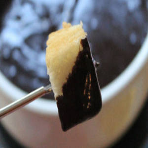Vanilla Sponge Chocolate Foutain