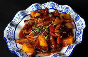 Pot Roasted Duck In Wine Sauce (boneless)