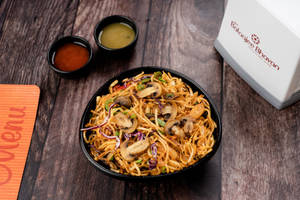 Schezwan Mushroom Noodles
