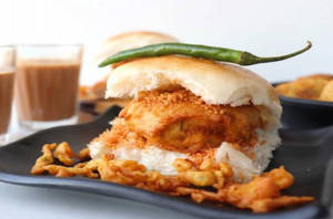 Butter Vada Pav (1pc)