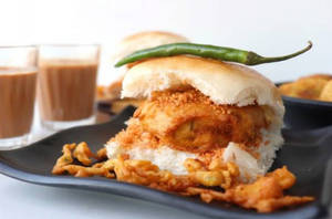 Vada Pav (1 Pc)