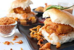 Vada Pav (2 Pcs)