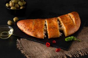 Chicken Stuffed Garlic Bread With Cheesy Dip