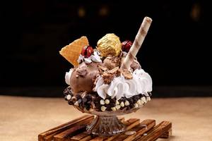 Rich Ferrero Sundae