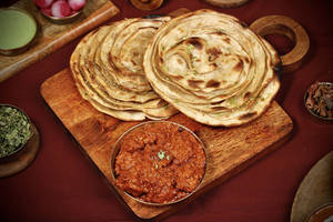 Joghan Rosh Chaap Masala {300ml}+ Boondi Raita {175ml} + Choice Of Breads