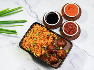 Schezwan Fried Rice / Noodle With Veg Chilly