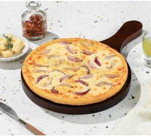 Onion pizza