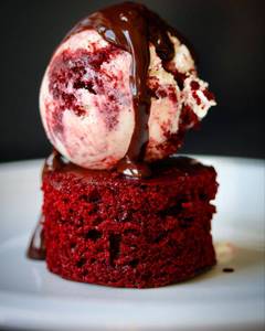 Red velvet sundae