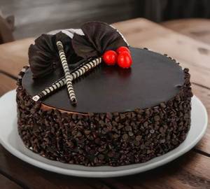 Eggless chocolate snicker cake