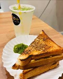 Veg Grilled Sandwich + Fresh Lemon Mint Mojito