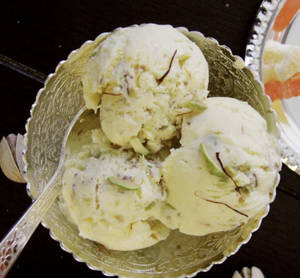 Kesar Pista Ice Cream