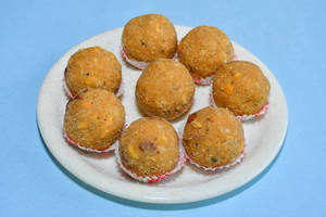 Aata Gondh-Dryfruit Mix Laddu