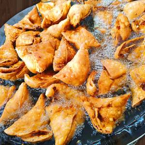 Kadhi samosa