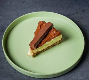 Kitkat Cheesecake ( 1 Slice)