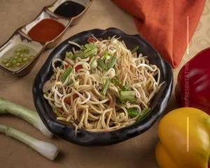 Veg Hakka Noodles