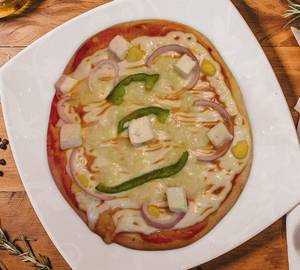 Cafe special veg pizza