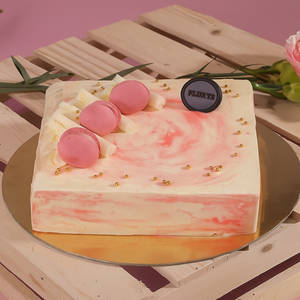 Vanilla Raspberry Cake