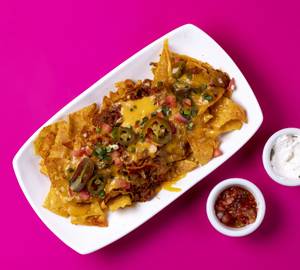Cheesy nachos
