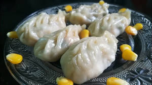Frozen Cheese & Corn Momos [10 pcs]