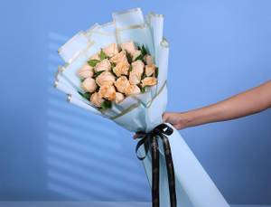 Bouquet of 20 Peach Roses