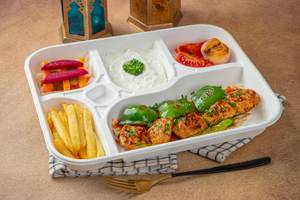 Special Shish Taouk Meal Box (open)