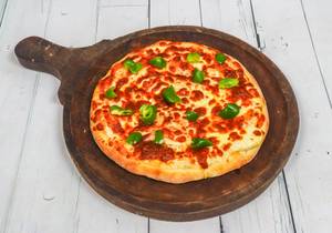 Cheese and capsicum pizza