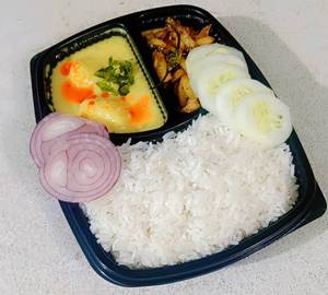 Kadhi Chawal With Aloo Bhujiya