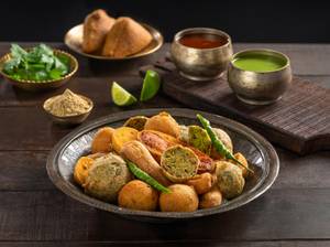 Mix Pakoda With Paneer