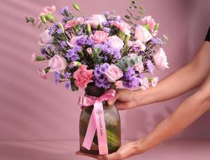 Bouquet of Mix Flowers in a Premium vase