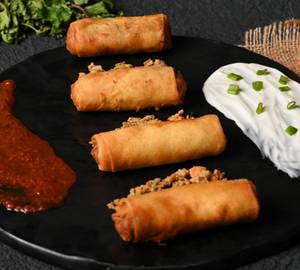 Chicken Spring Roll ( 4 Pcs )