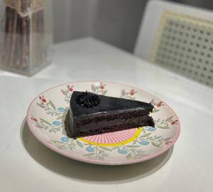 Chocoliesh cake slice
