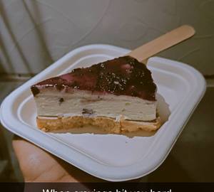 Blueberry cheesecake slice [100 gram]