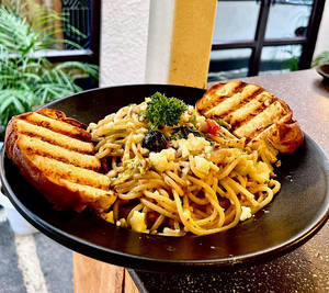 Veggies Spaghetti Aglio Olio