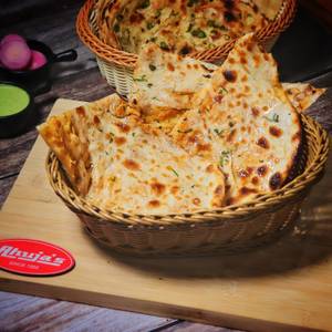 Stuffed Naan (1 Pc)