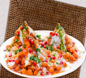 Cheese samosa chaat [2 pieces]