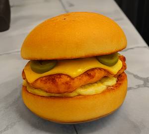 Grilled chicken cheese burger