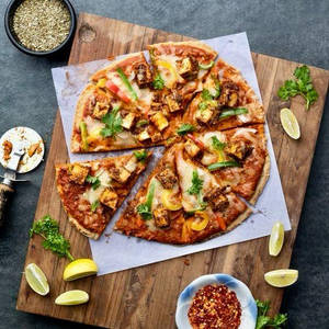 Chilli Paneer Pizza