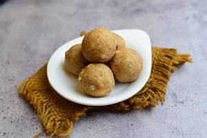 Gond Laddu [5 Pieces]