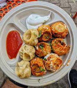Tandoori paneer tikka cocktail momos [8 pieces]