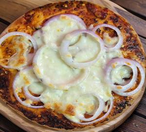 Onion blossom pizza