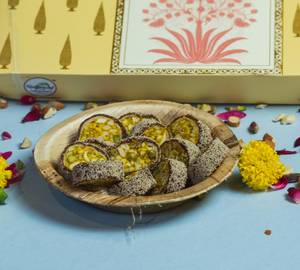 Kaju Anjeer Roll