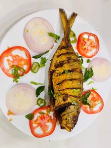 Parameen Fry(full Fish Fry)