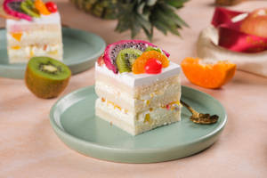 Almond Fresh-Fruit Pastry