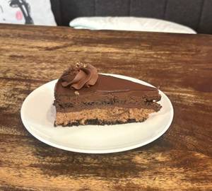 Belgian Chocolate Mousse Cake Slice (1)