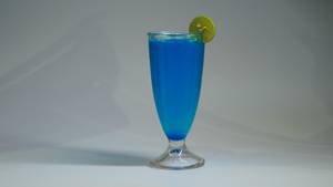 Blue curacao mojito