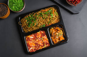 Hot Garlic Chicken And Egg Hakka Noodles Combo