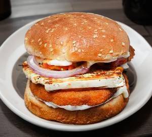 Makhni Paneer Burger