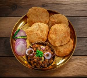 4 atta poori with sabzi