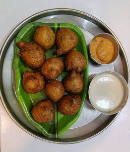 Onion Punugulu / Gol Vada